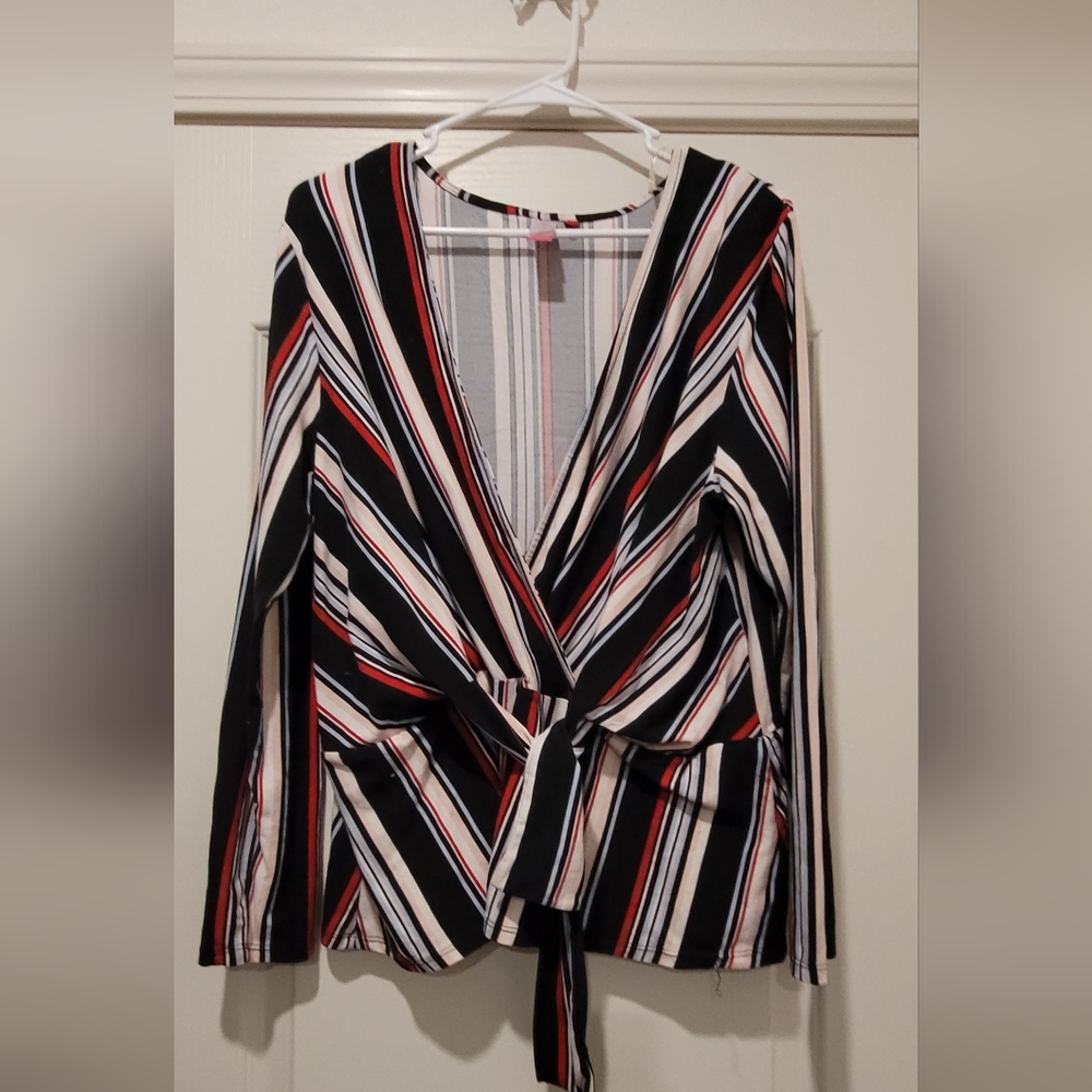 No Boundries cute top! XXXL